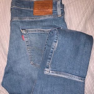 Men’s Levi slim straight jean34X32